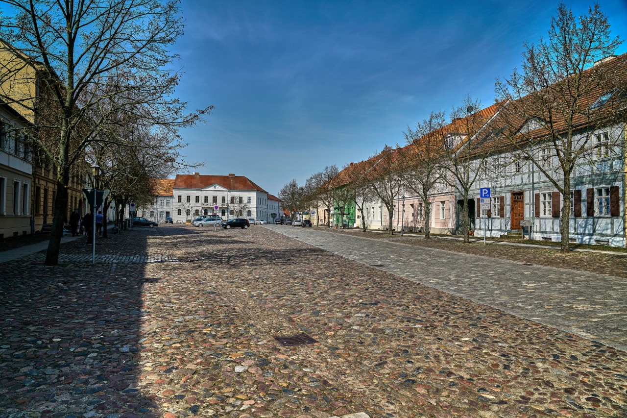 Altstadt Kremmen (Häuser, Kirche) + Schönfließ (Eisenbahnumgebung, Langzeitzeit)